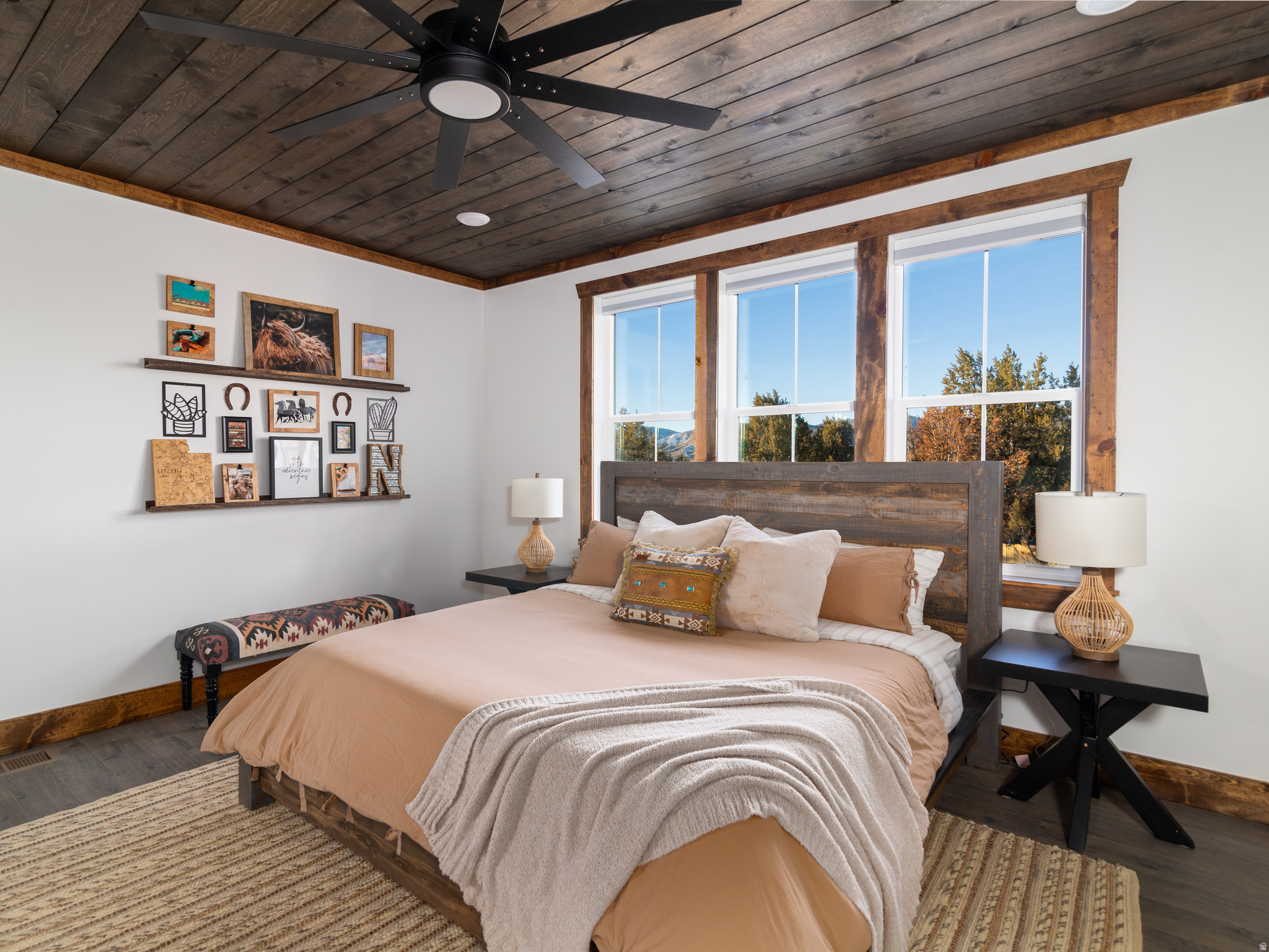 QUARTER CIRCLE H - Residential