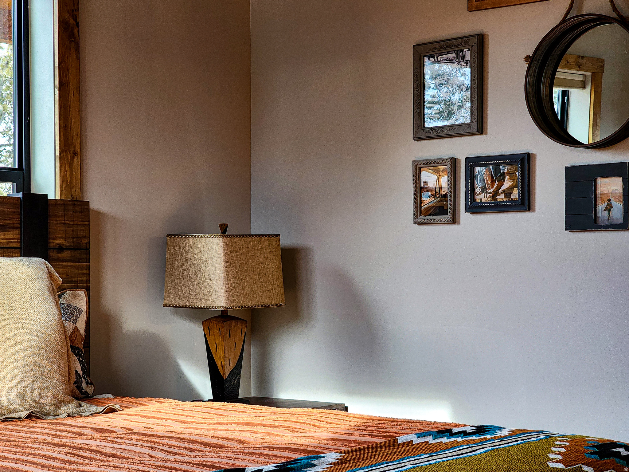 QUARTER CIRCLE H - Residential