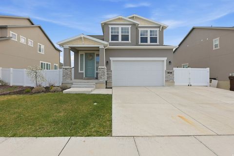 Photo of 1260 E PACKARD DR, Eagle Mountain, UT 84005 (MLS # 2148269)