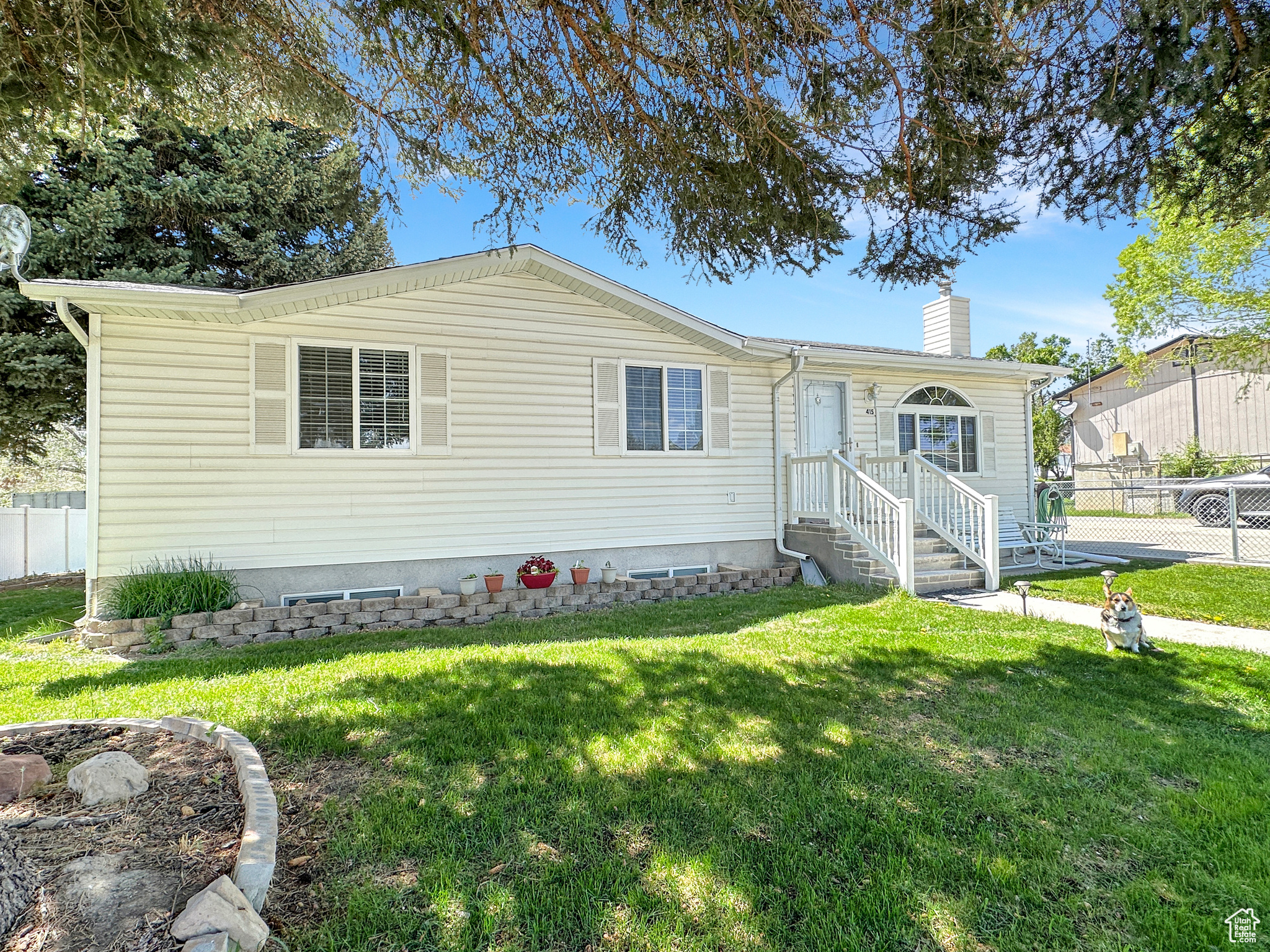 415 N Cedar View Vw, Orangeville, Utah image 1