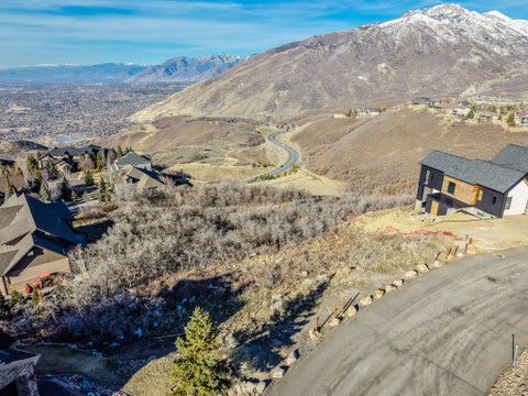 Tiny photo for 1565 E TRAIL CREST CT #18, Draper, UT 84020 (MLS # 2143292)