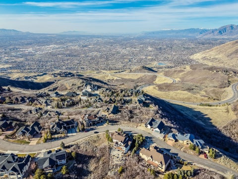 Tiny photo for 1565 E TRAIL CREST CT #18, Draper, UT 84020 (MLS # 2143292)
