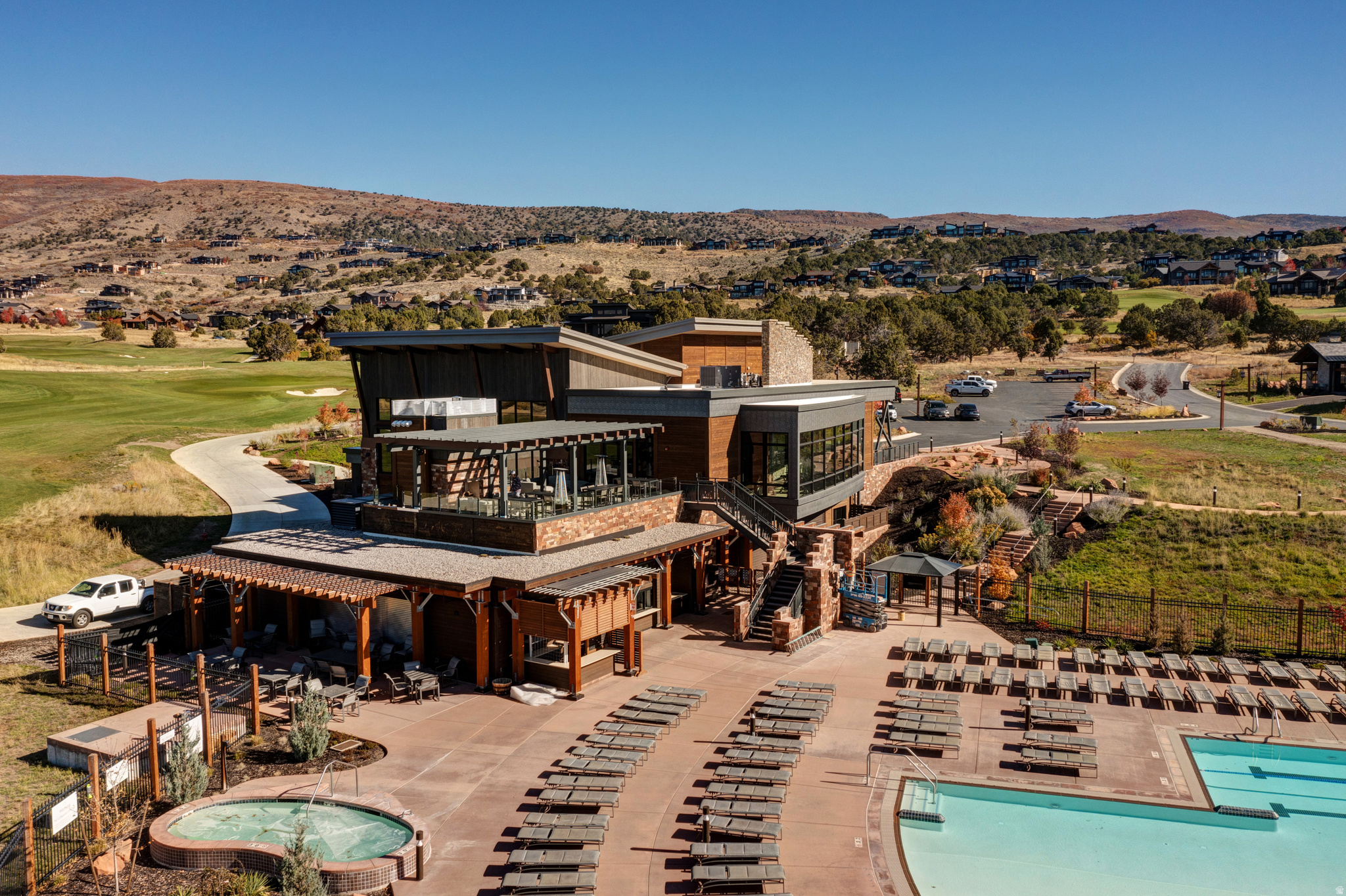 RED LEDGES - Land