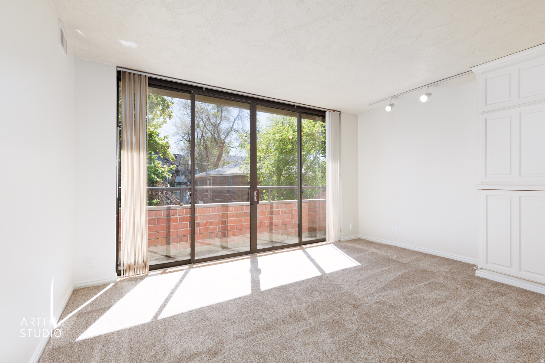 ARLINGTON PLACE - Residential