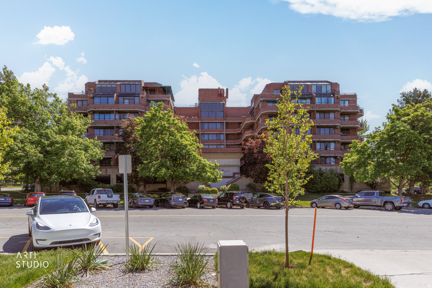 ARLINGTON PLACE - Residential