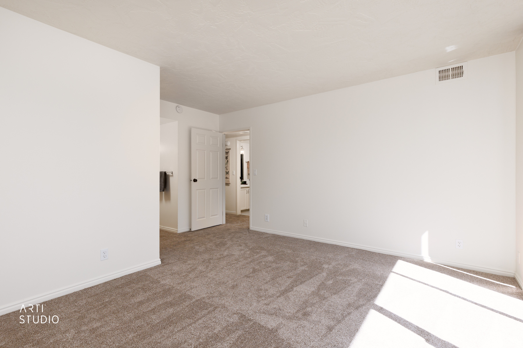 ARLINGTON PLACE - Residential