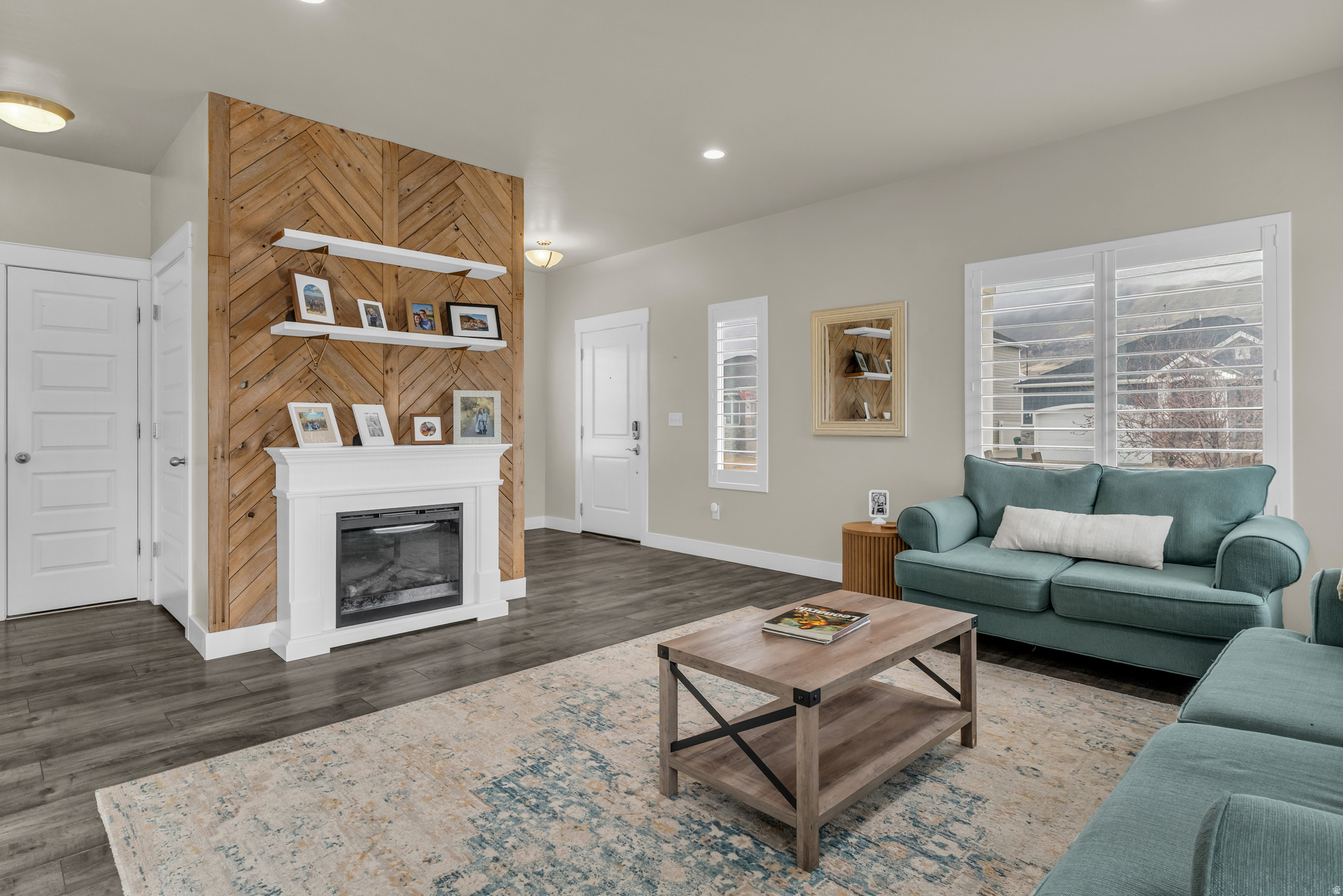 INDEPENDENCE AT THE POINT - Residential