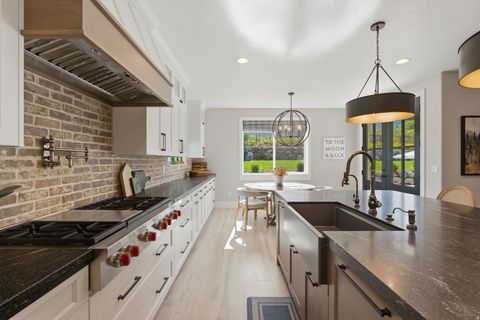 Tiny photo for 1297 S 890 E, Salem, UT 84653 (MLS # 2159537)