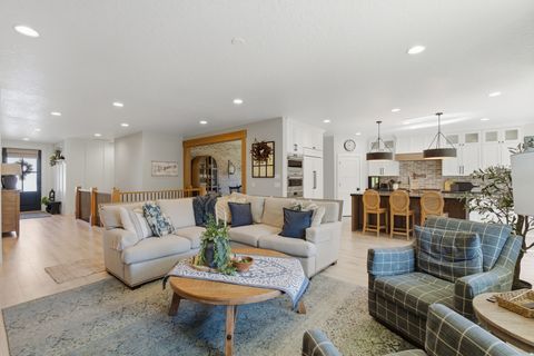 Tiny photo for 1297 S 890 E, Salem, UT 84653 (MLS # 2159537)