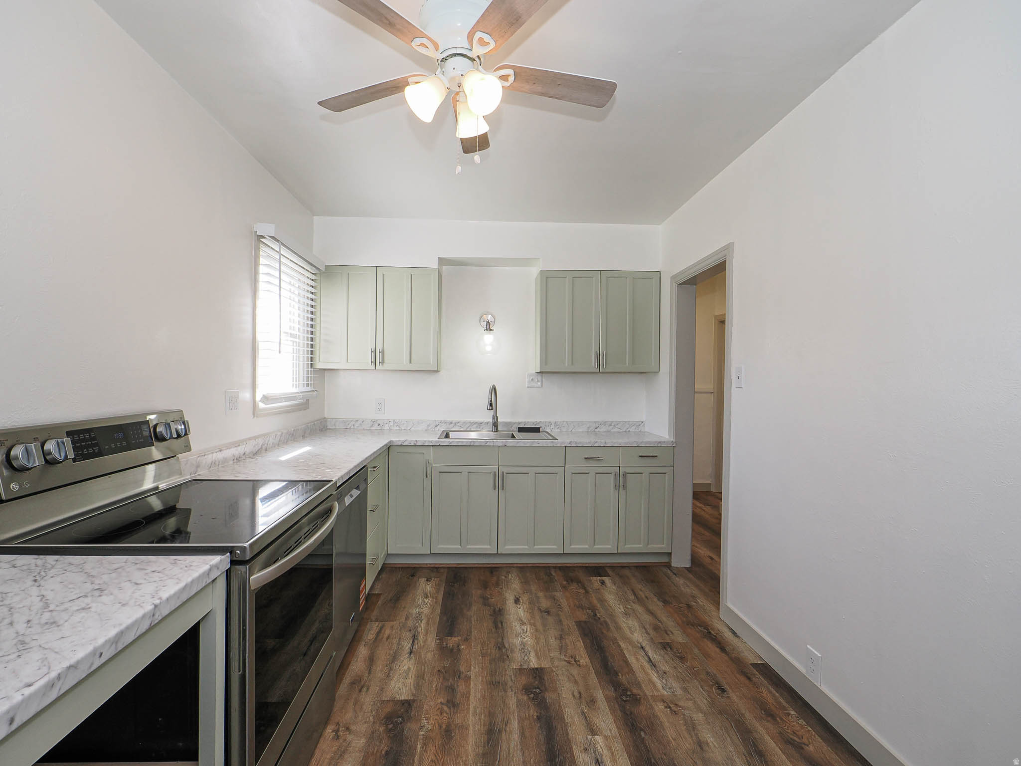 BEVERLY PLACE - Residential