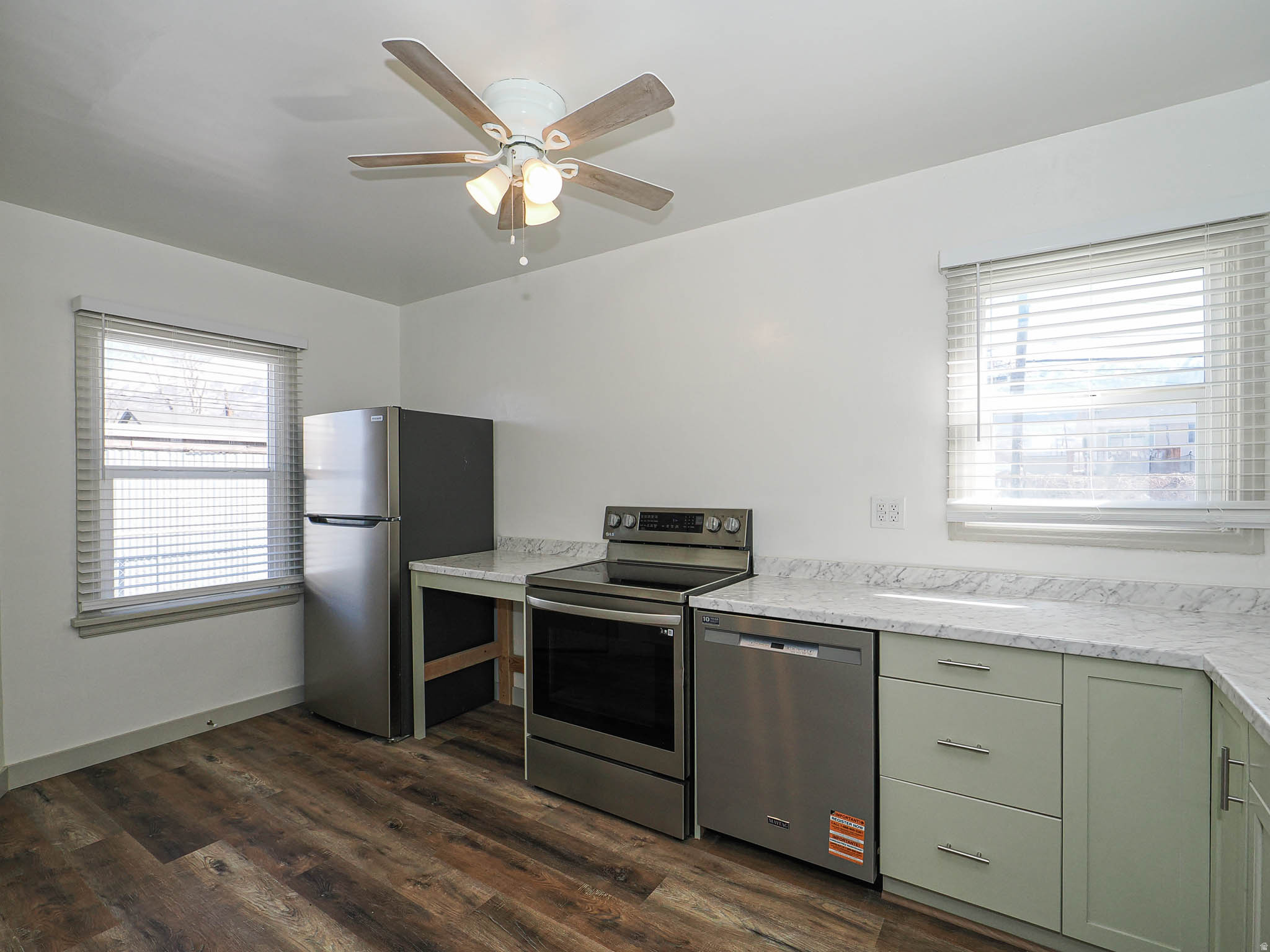 BEVERLY PLACE - Residential