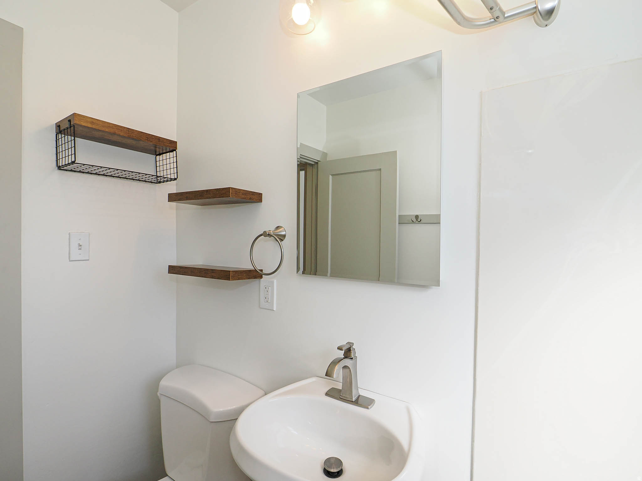 BEVERLY PLACE - Residential