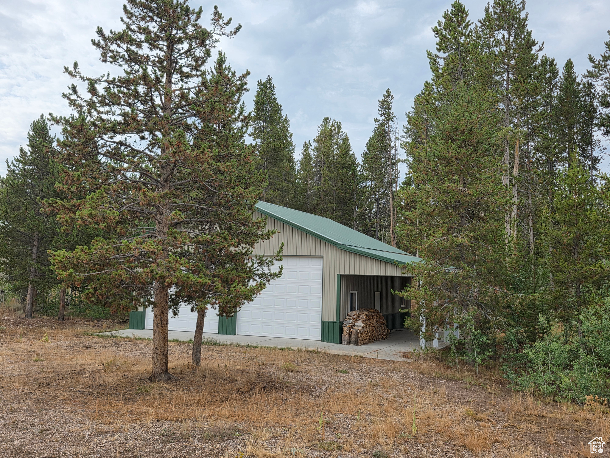 WILDERNESS ACRES - Land