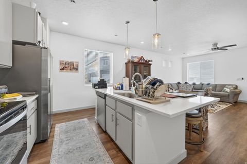 Tiny photo for 84 E FAIRMONT PL, Saratoga Springs, UT 84045 (MLS # 2129733)