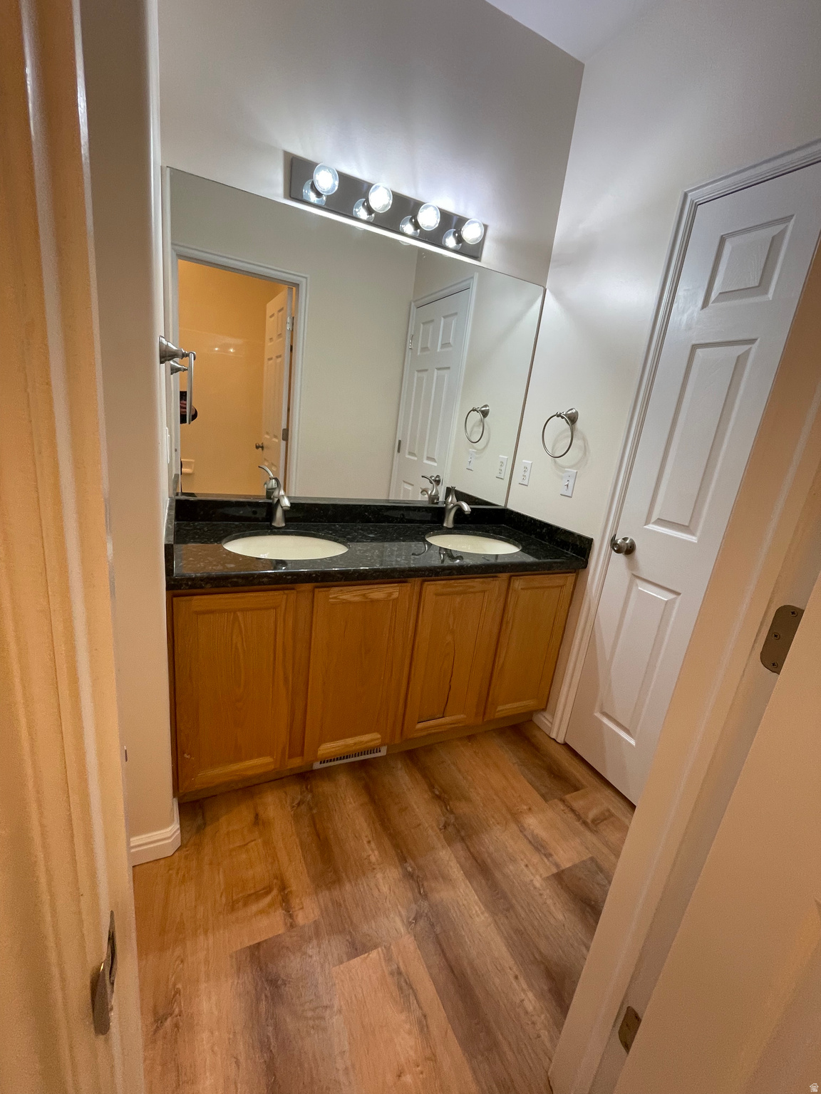 SOUTH MOUNTAIN - Residential Lease