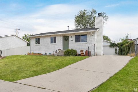 Photo of 7223 W GARDENIA AVE S, Magna, UT 84044 (MLS # 2107855)