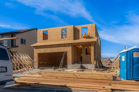 Photo of 957 N BANNER DR #604, Saratoga Springs, UT 84045 (MLS # 2115411)