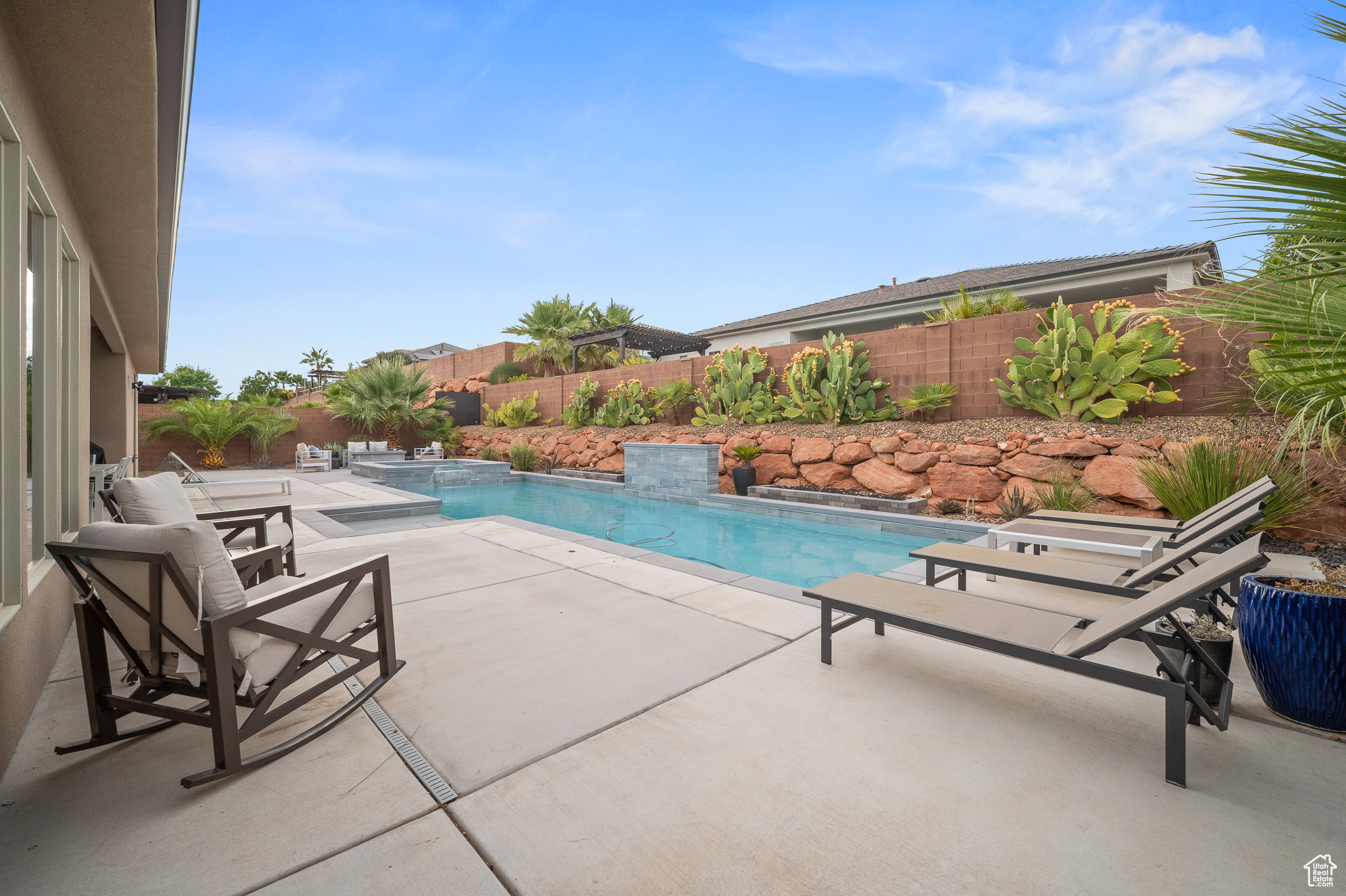 WASHINGTON VISTA - Residential