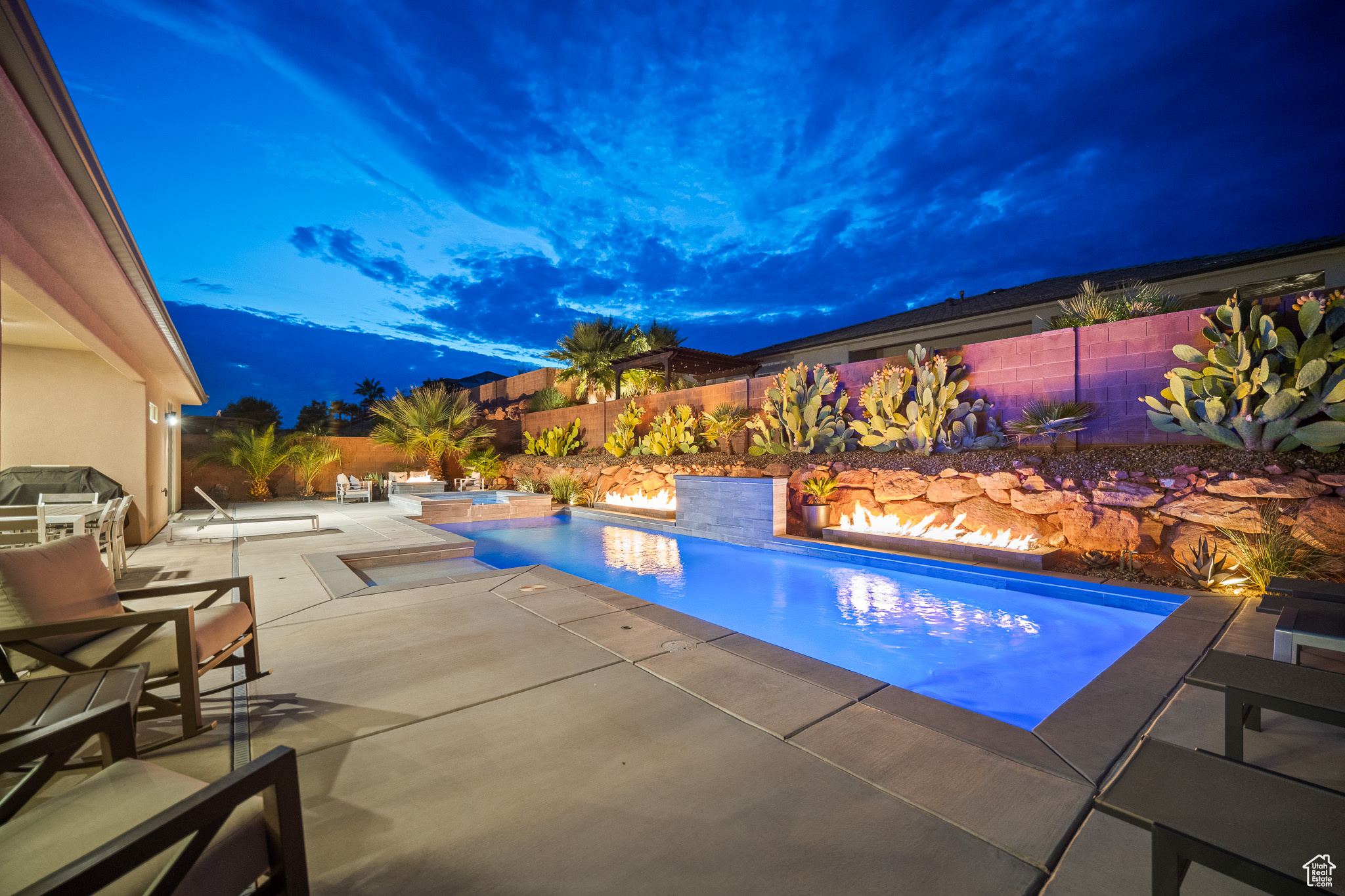 WASHINGTON VISTA - Residential
