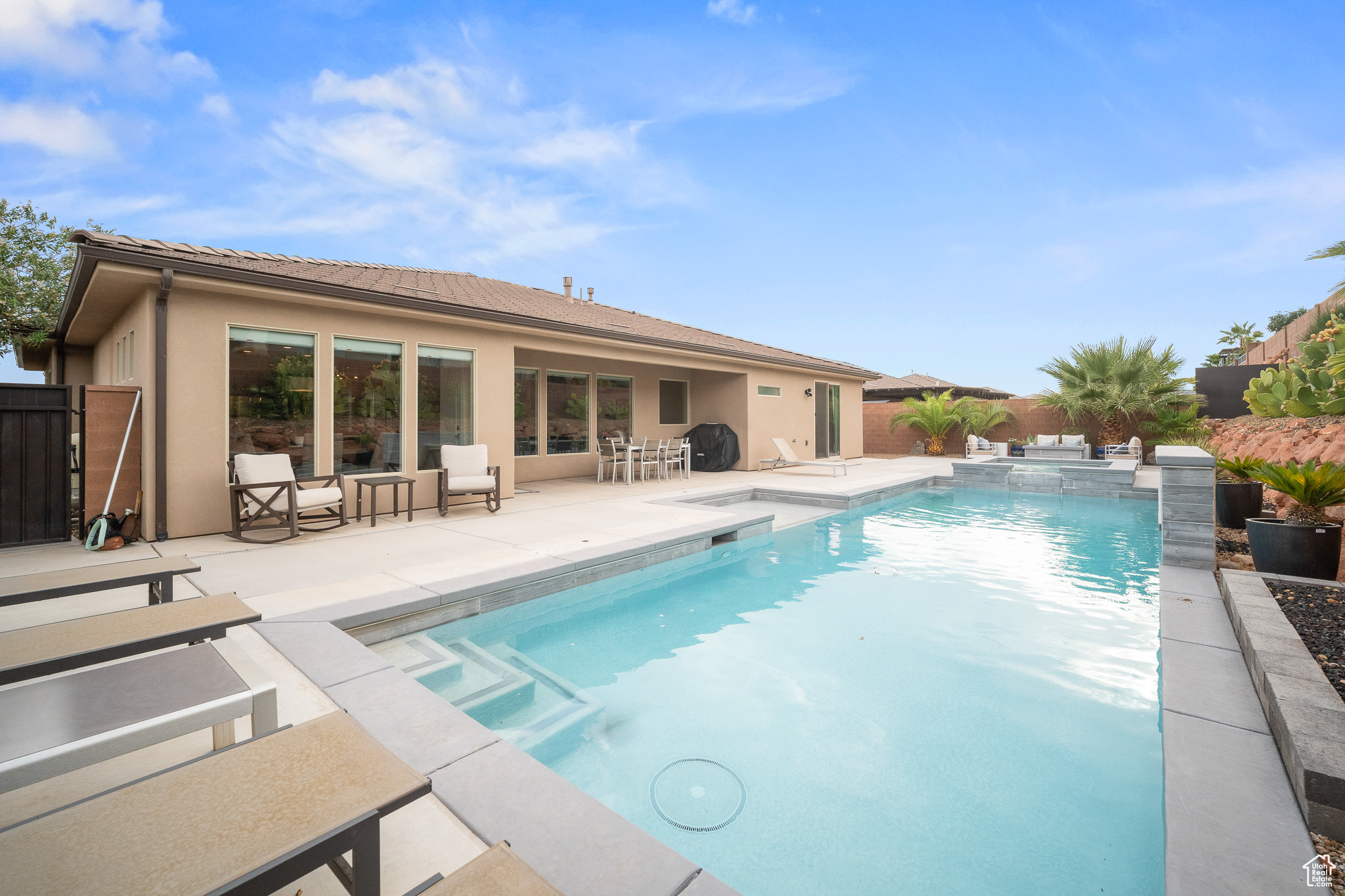 WASHINGTON VISTA - Residential