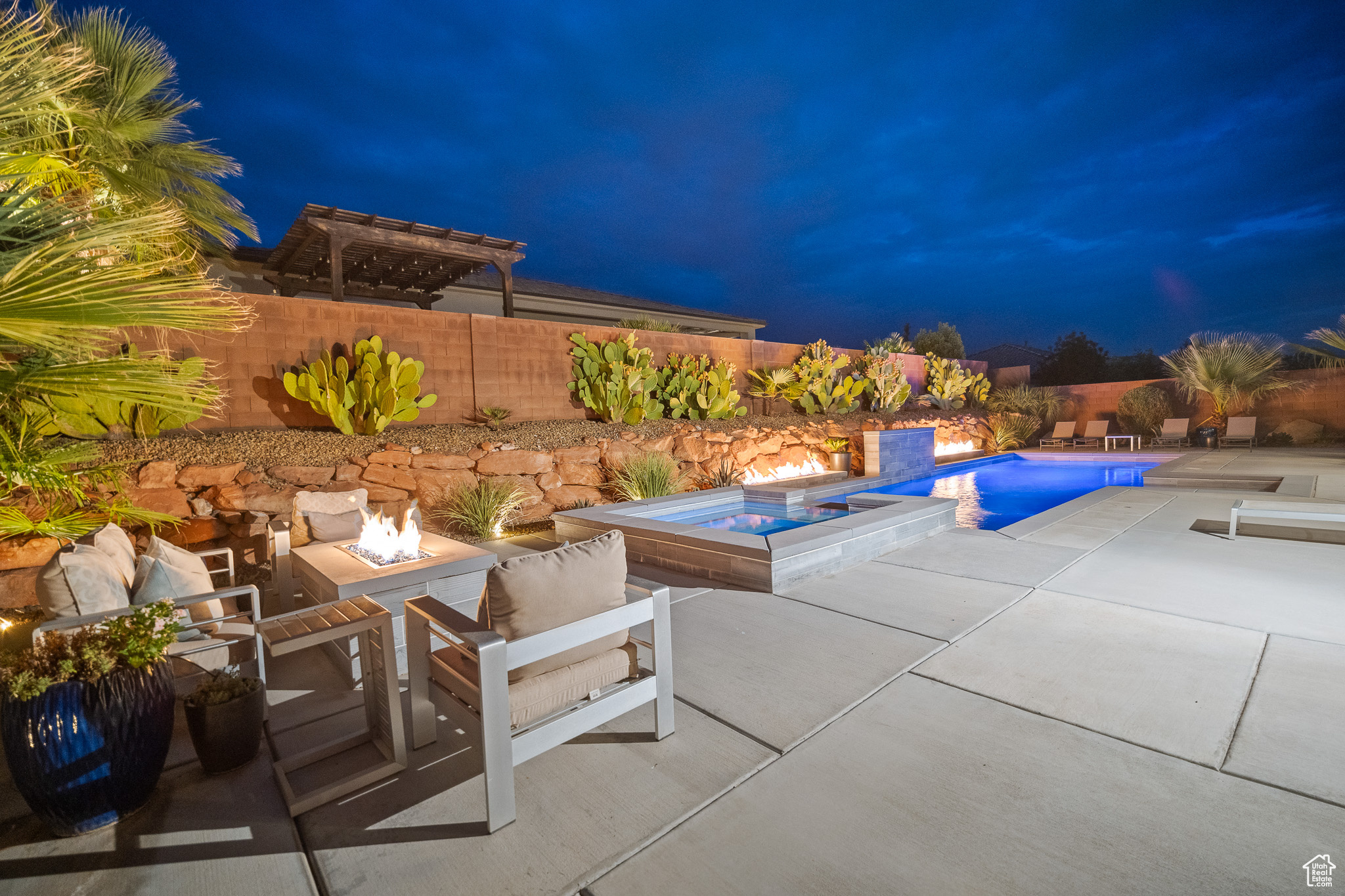 WASHINGTON VISTA - Residential