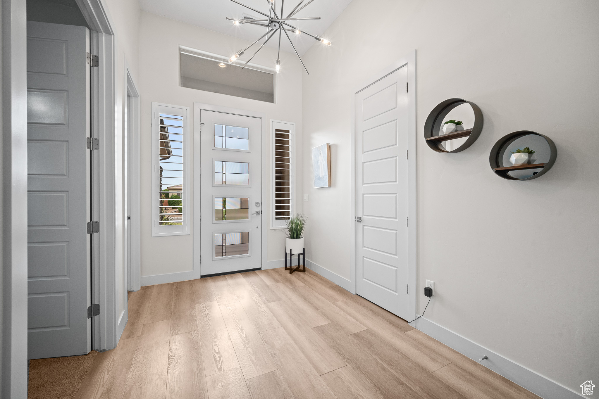 WASHINGTON VISTA - Residential