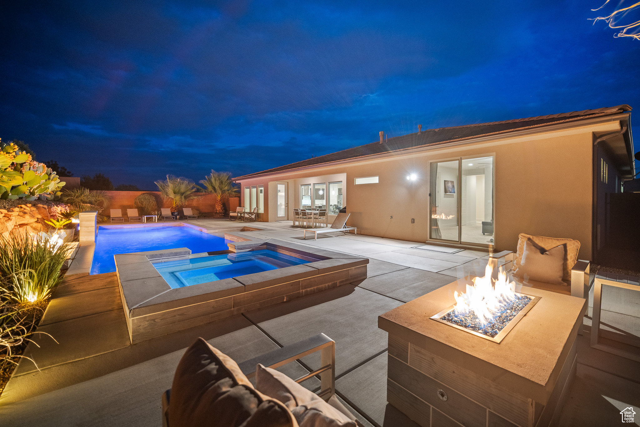 WASHINGTON VISTA - Residential