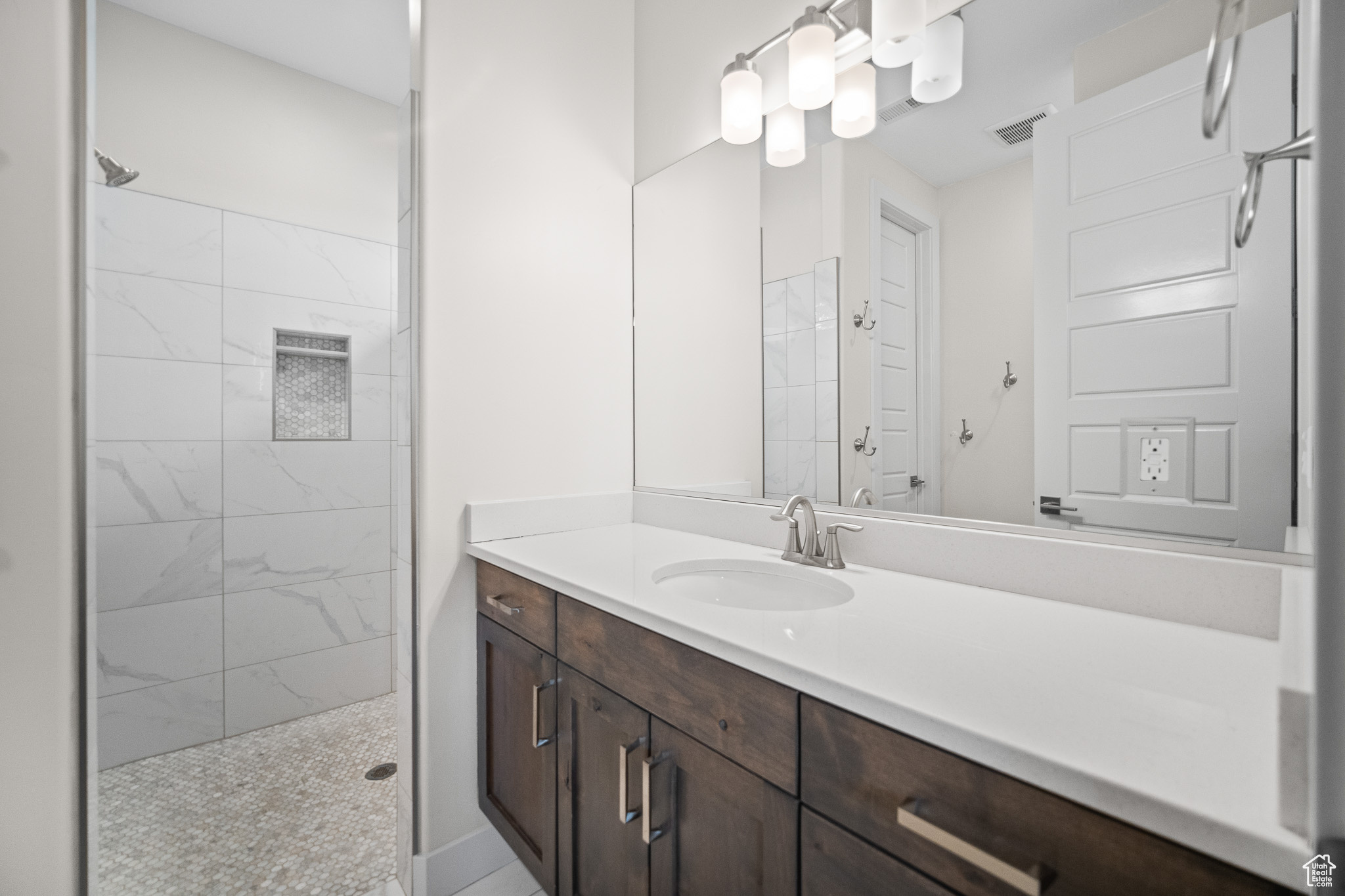 WASHINGTON VISTA - Residential