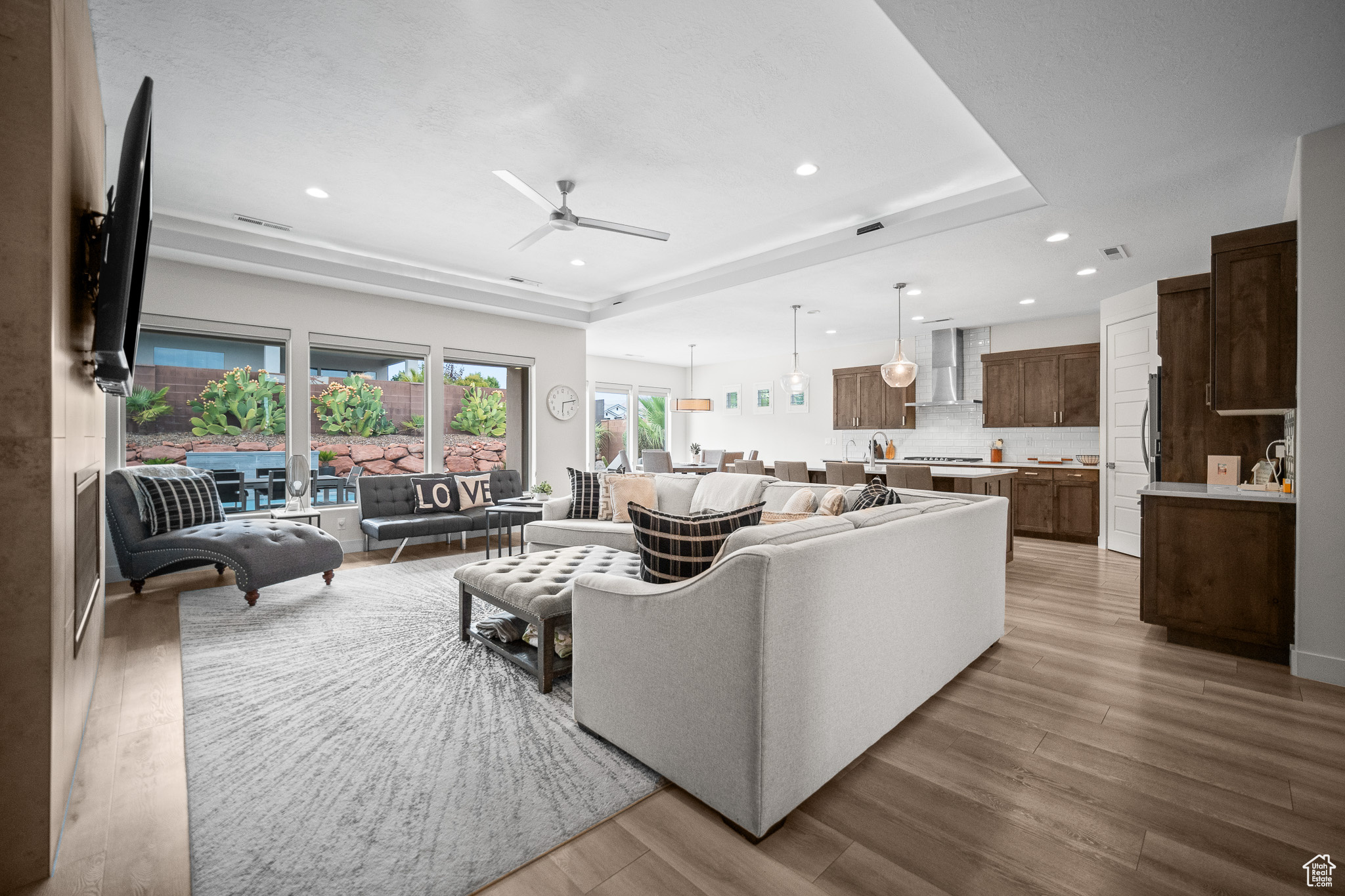 WASHINGTON VISTA - Residential
