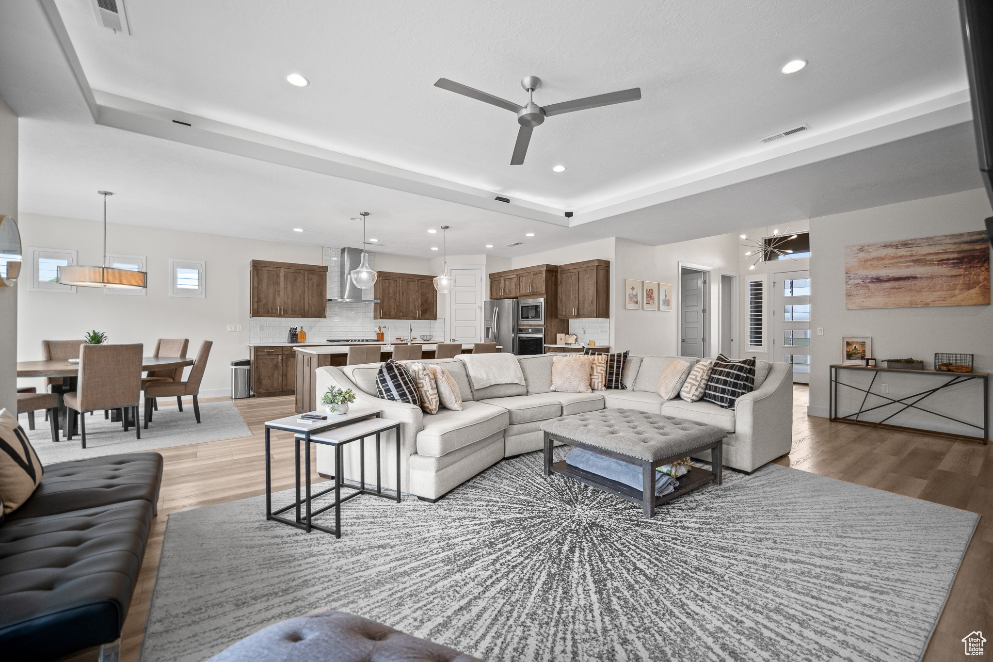 WASHINGTON VISTA - Residential