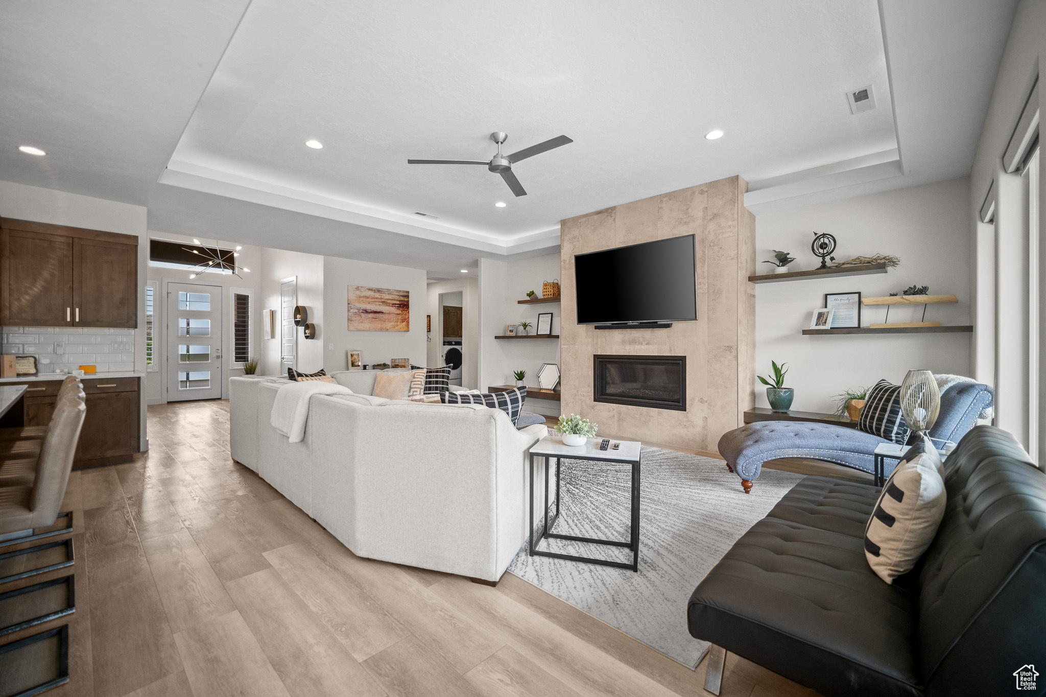 WASHINGTON VISTA - Residential