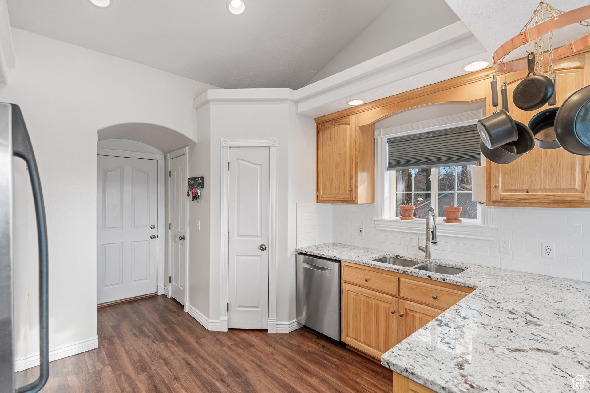 CIRCLE CLIFF BLK 24 A & B - Residential