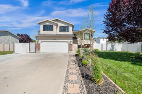 Tiny photo for 1602 N 725 W, Clinton, UT 84015 (MLS # 2162257)