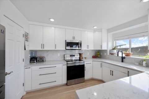 Tiny photo for 2189 N 2600 W, Lehi, UT 84043 (MLS # 2107038)