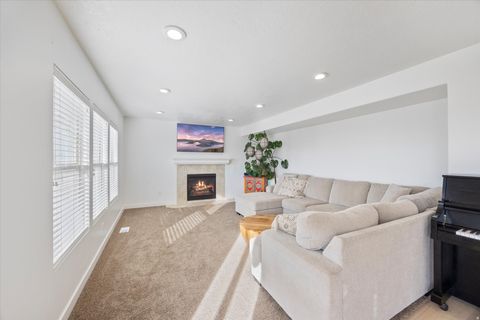 Tiny photo for 2189 N 2600 W, Lehi, UT 84043 (MLS # 2107038)