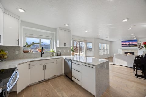 Tiny photo for 2189 N 2600 W, Lehi, UT 84043 (MLS # 2107038)