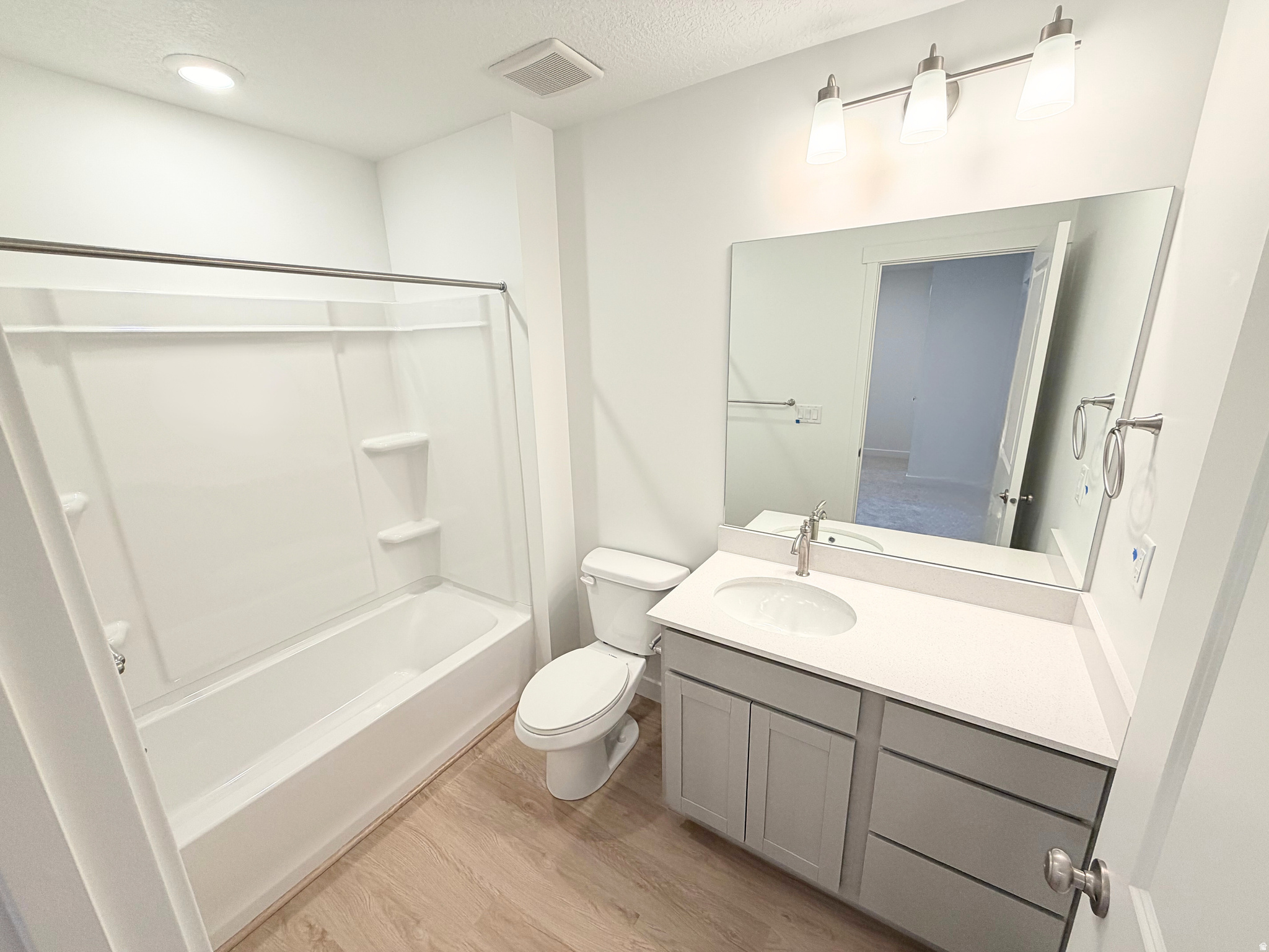 BEACON POINTE - Residential