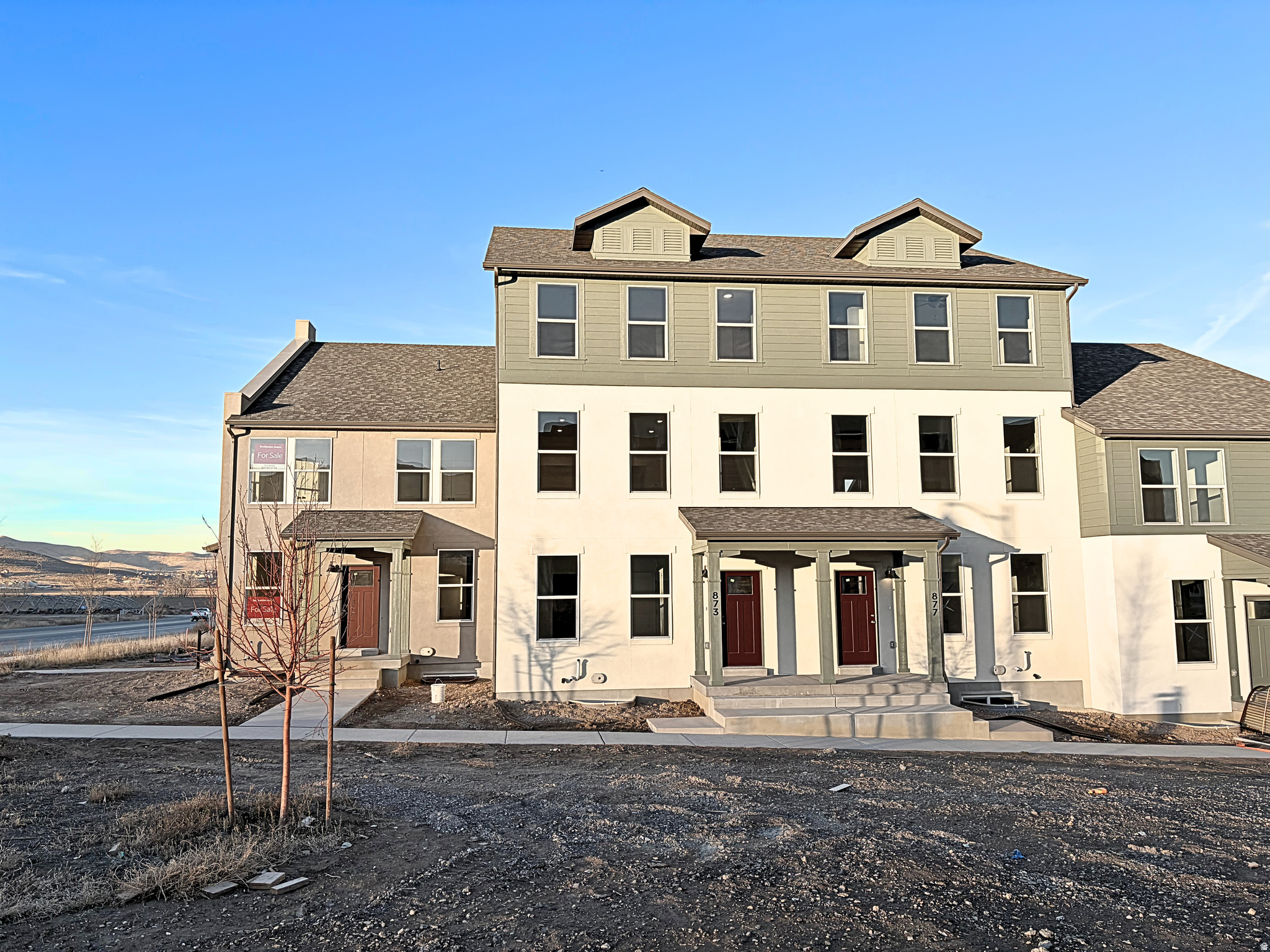 BEACON POINTE - Residential