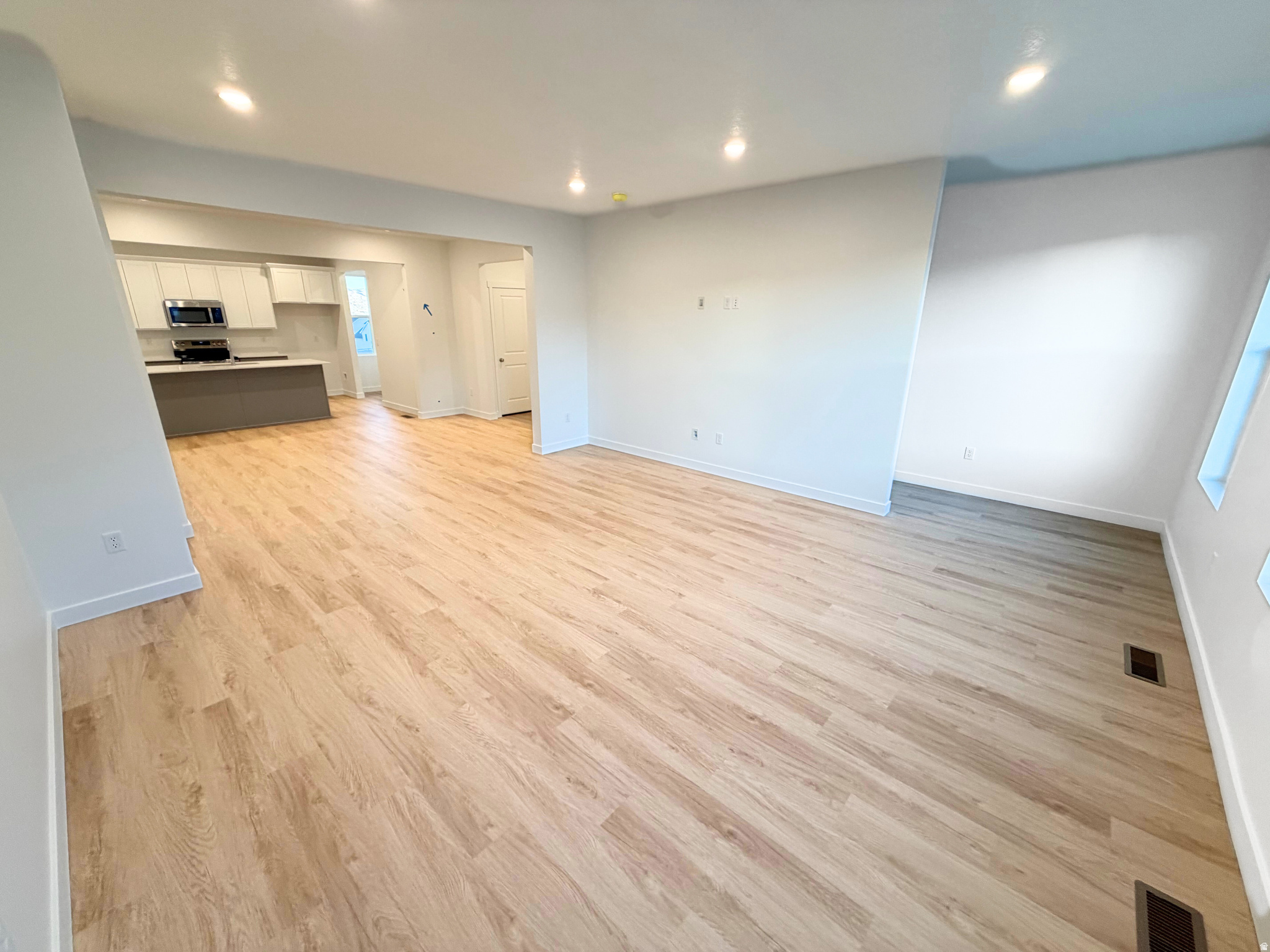 BEACON POINTE - Residential