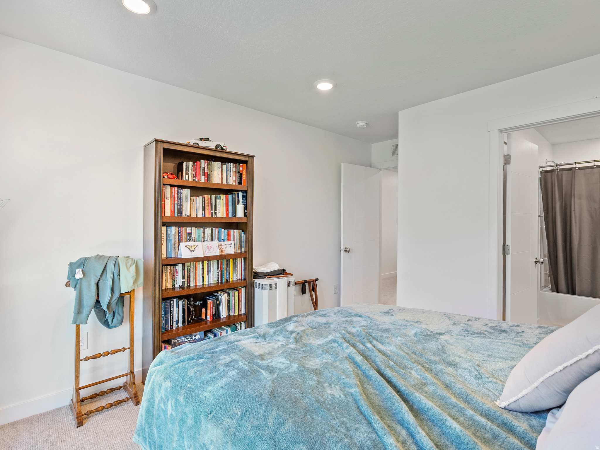 AXIS TOWNHOMES - Residential