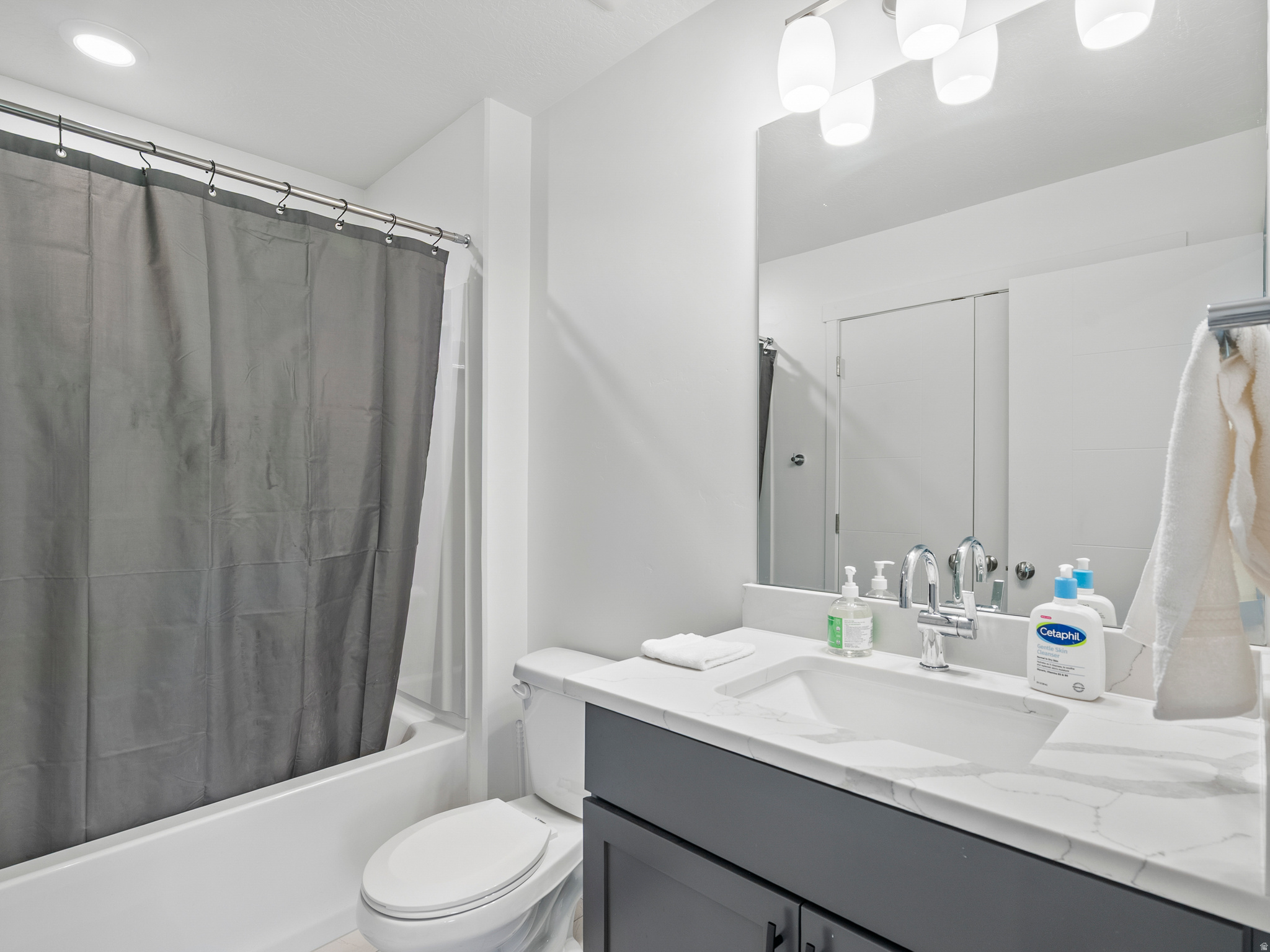AXIS TOWNHOMES - Residential