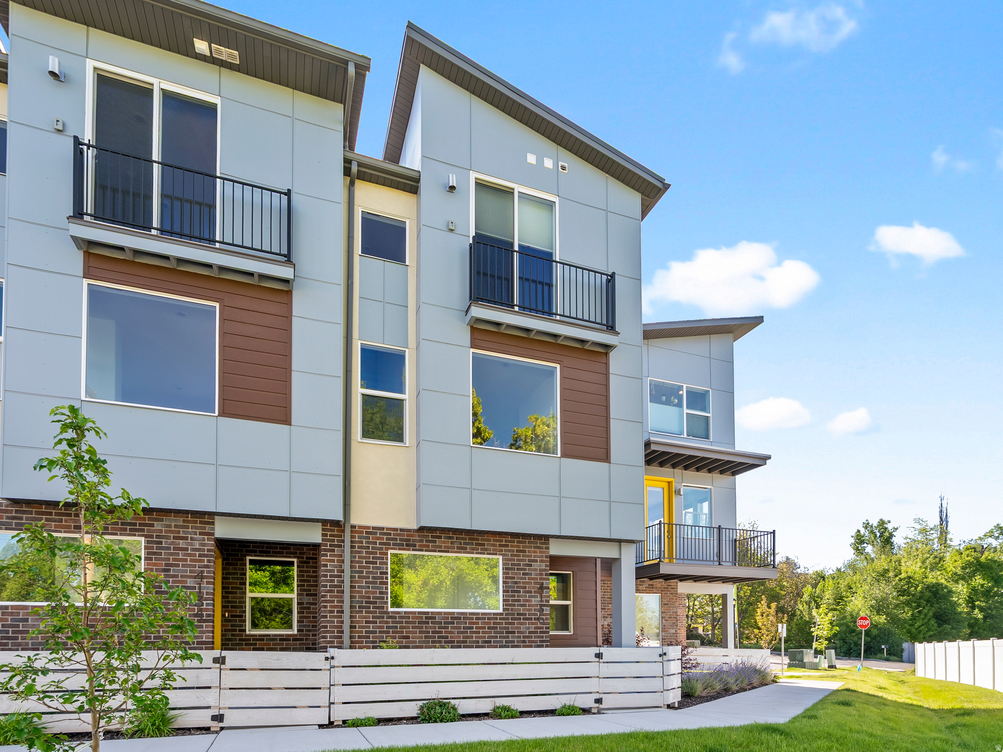 AXIS TOWNHOMES - Residential