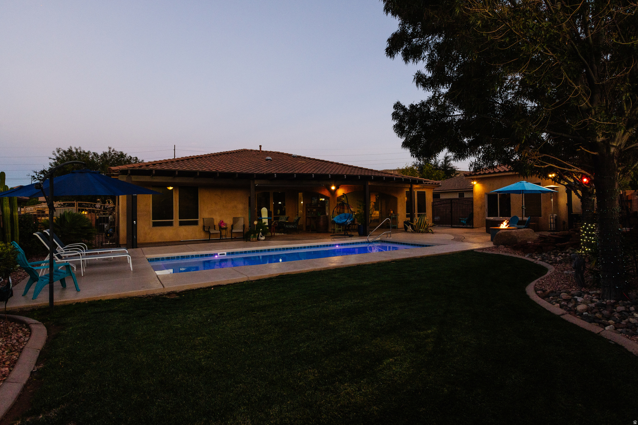 DESERT FIELDS - Residential