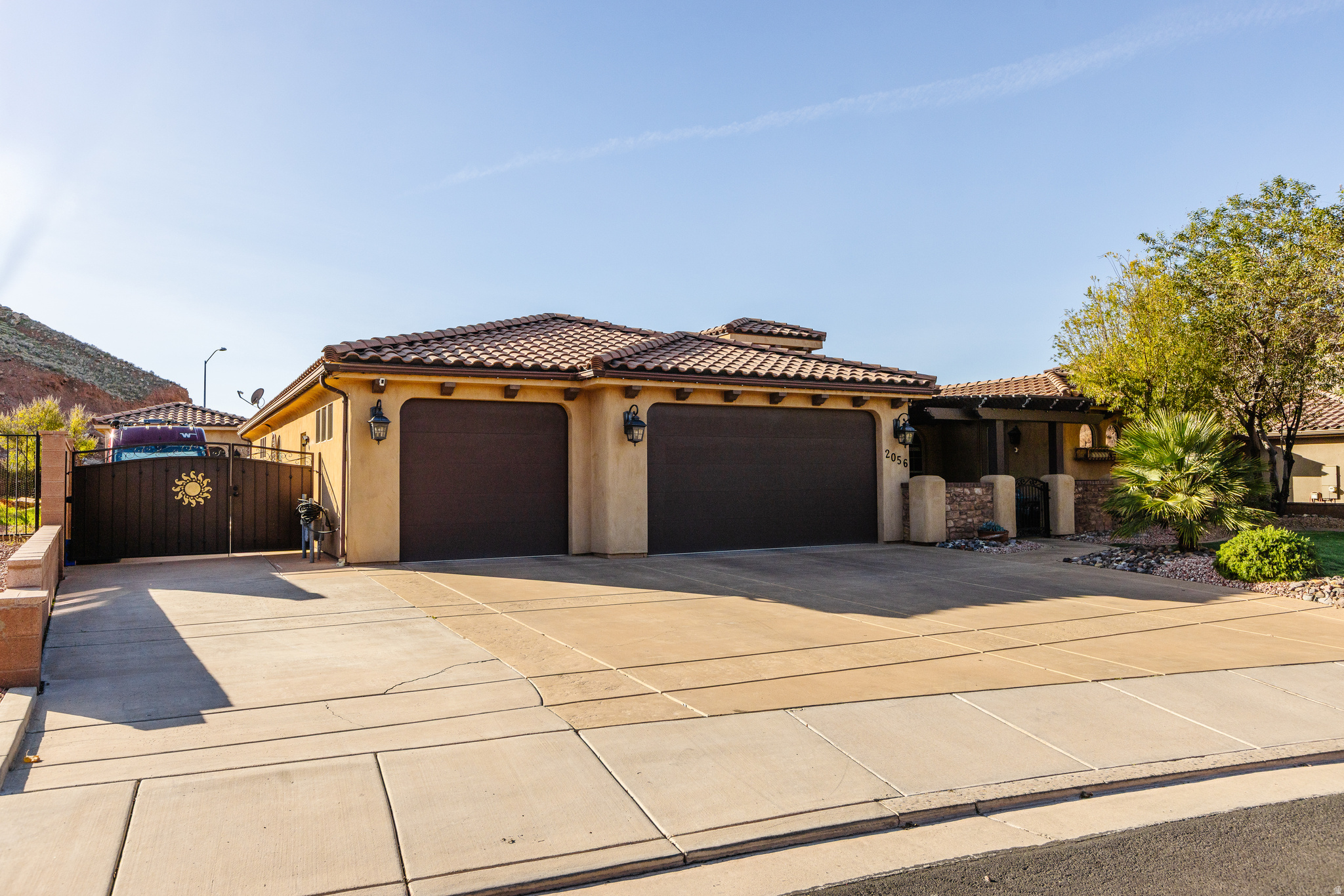 DESERT FIELDS - Residential
