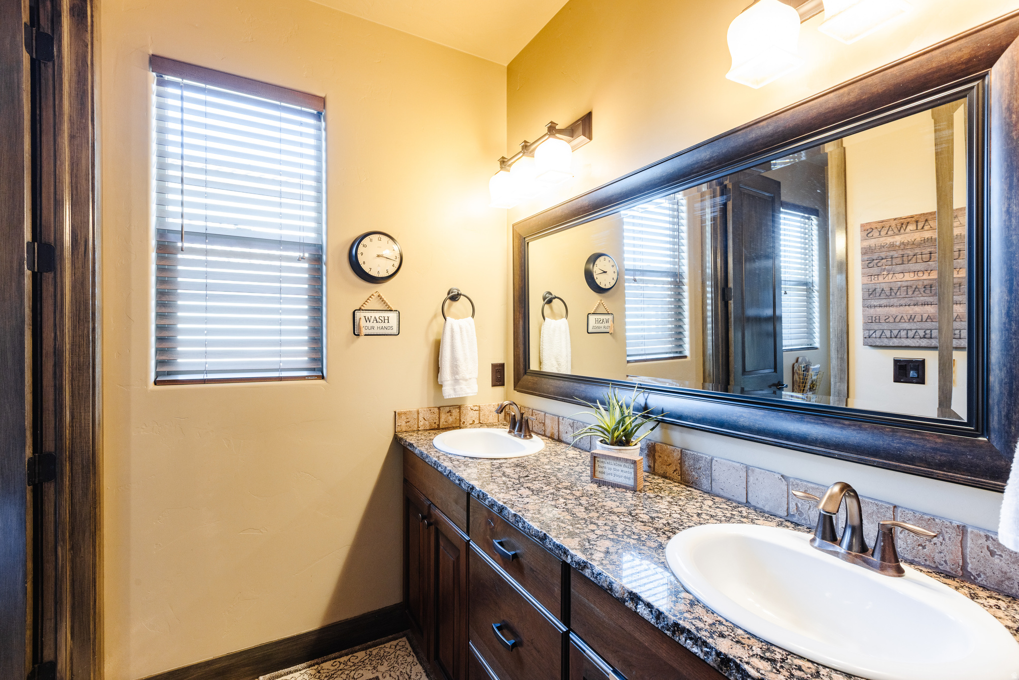 DESERT FIELDS - Residential