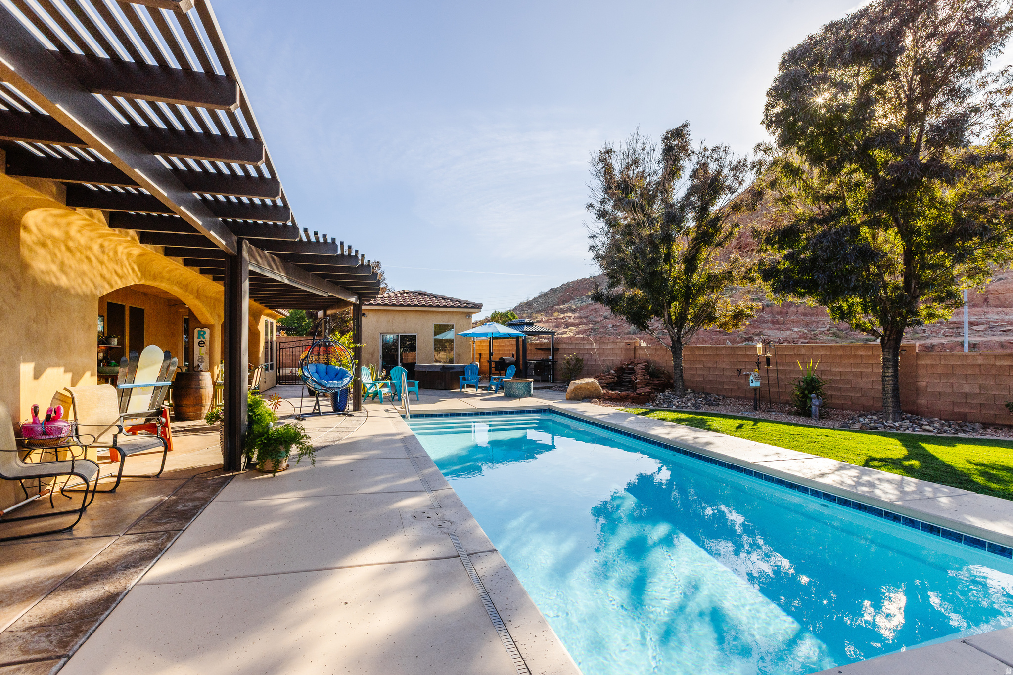 DESERT FIELDS - Residential