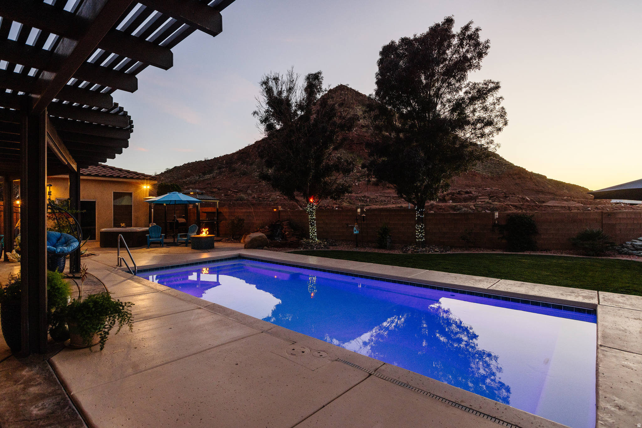 DESERT FIELDS - Residential