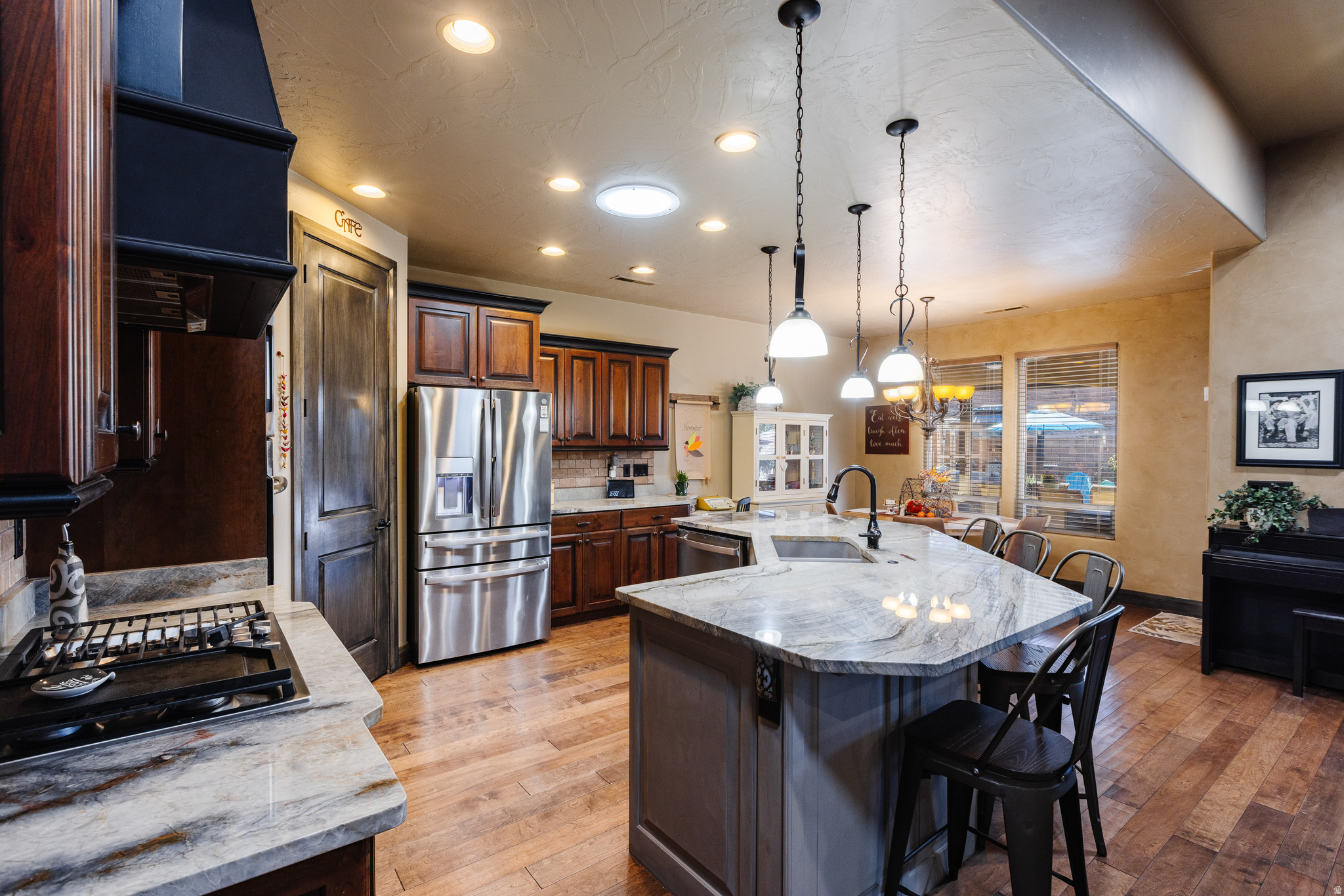 DESERT FIELDS - Residential