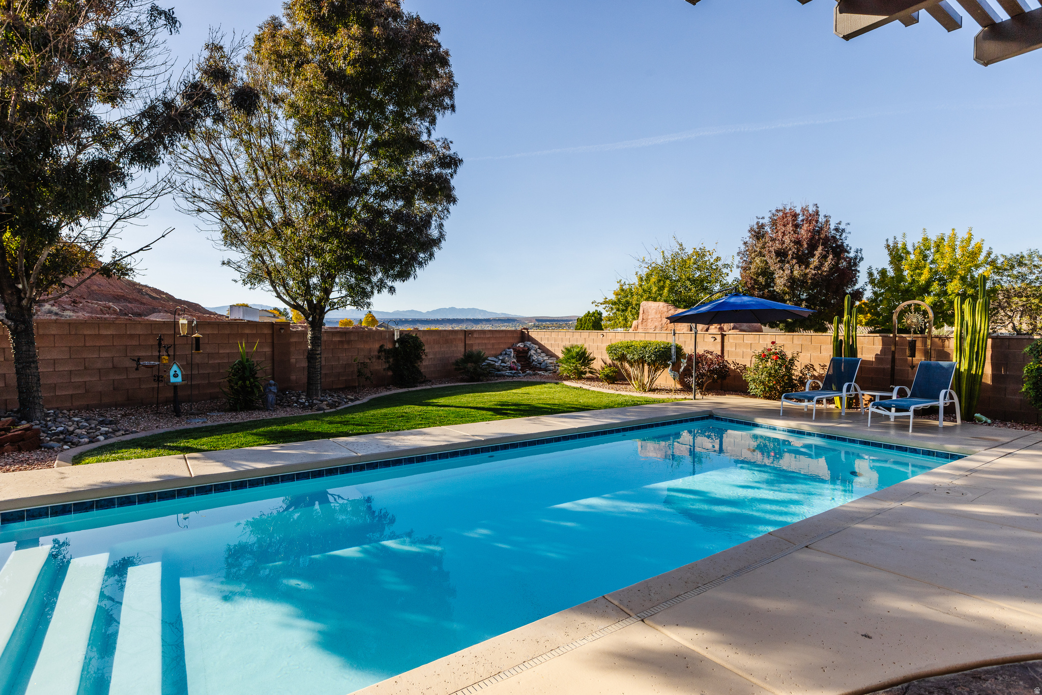 DESERT FIELDS - Residential