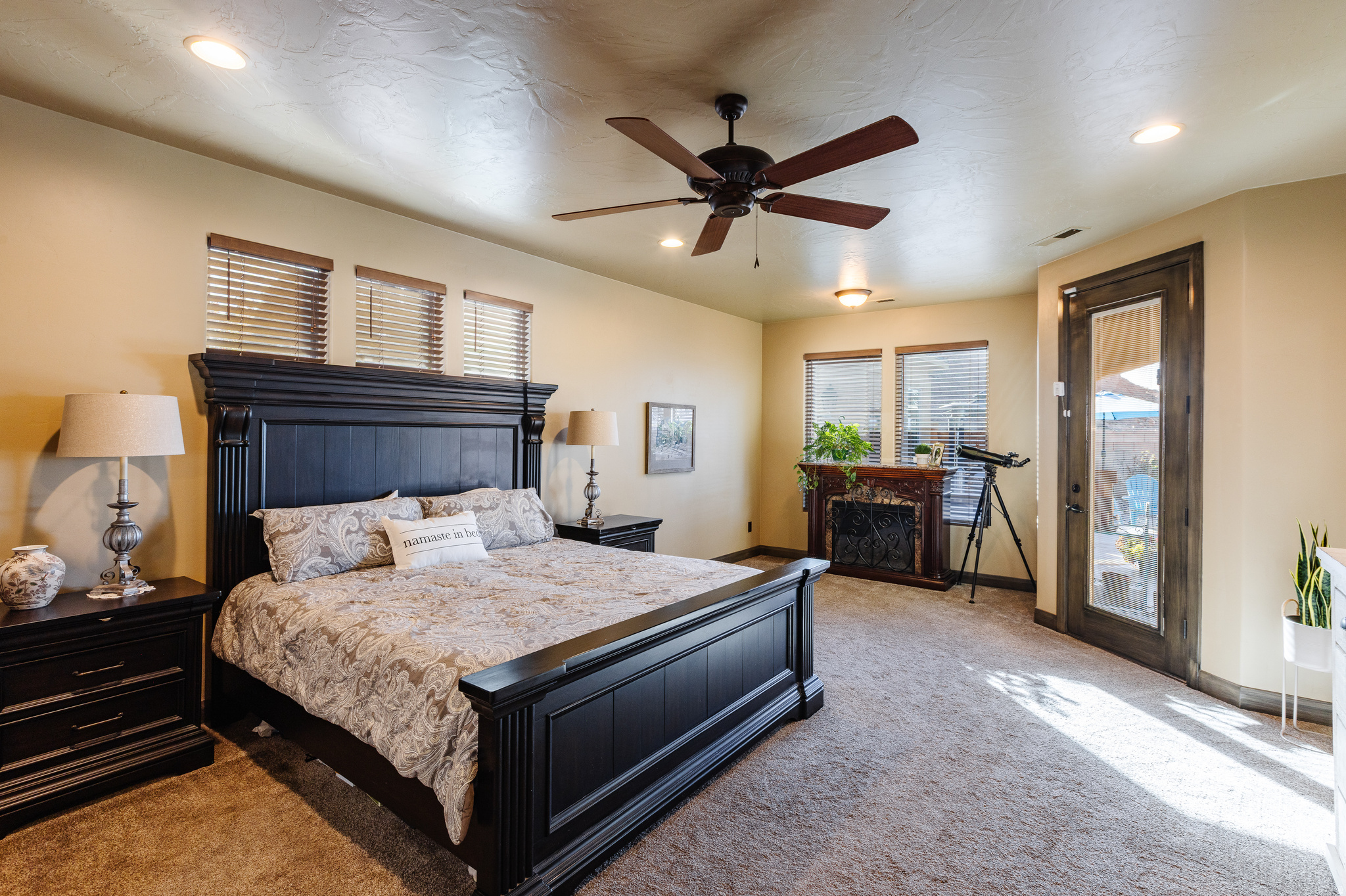 DESERT FIELDS - Residential